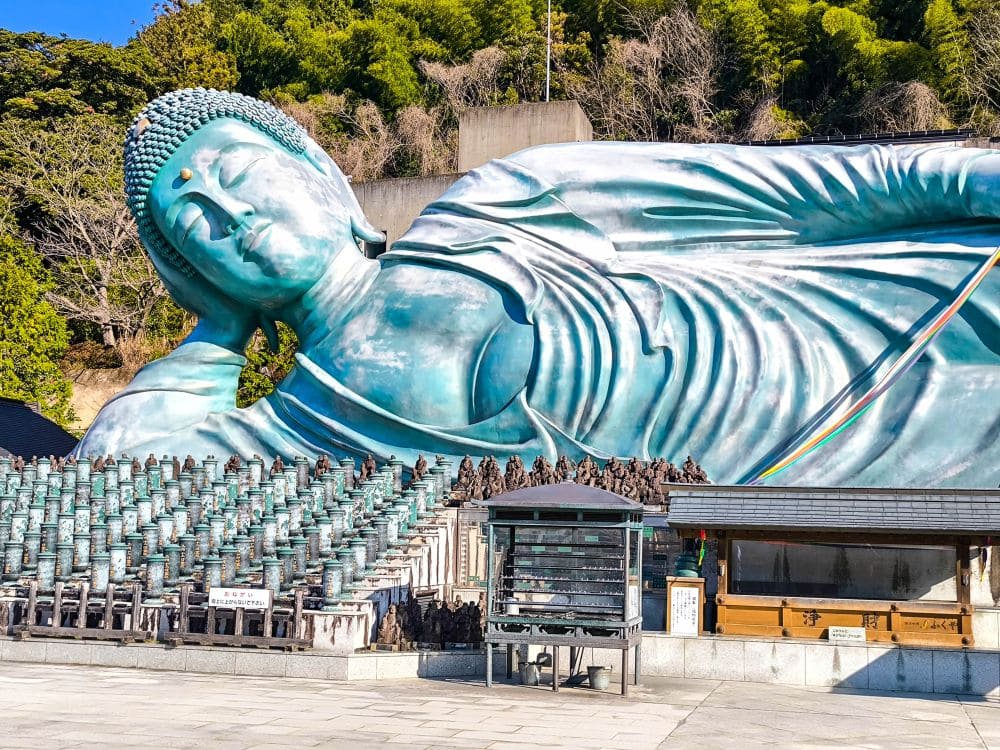 Der liegende Buddha des Nanzoin Tempel