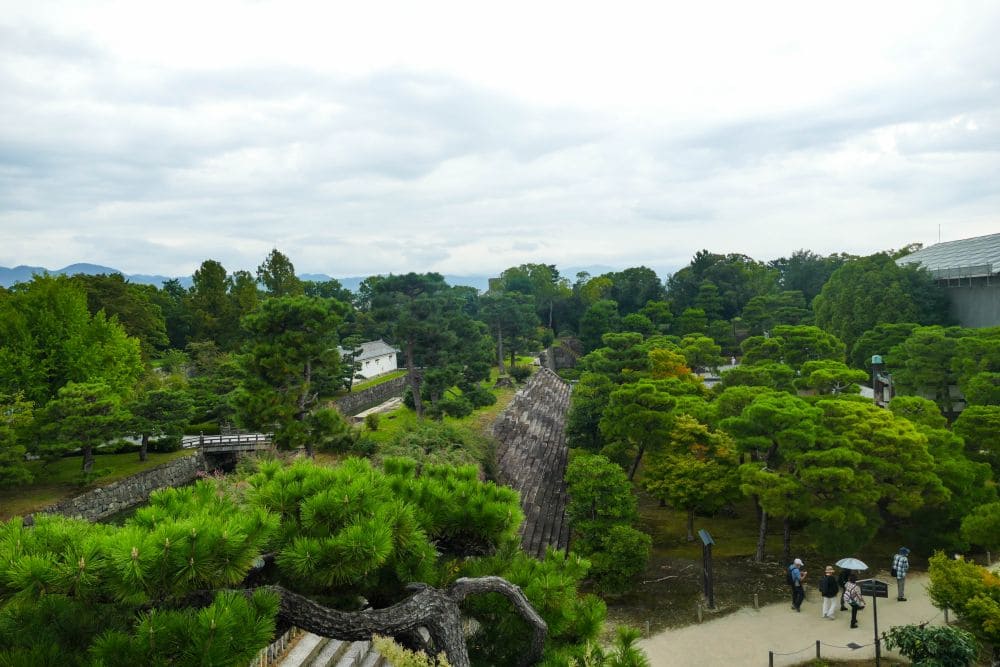 Der Ausblick vom Podest des Honmaru-Palast der Nijo Castle